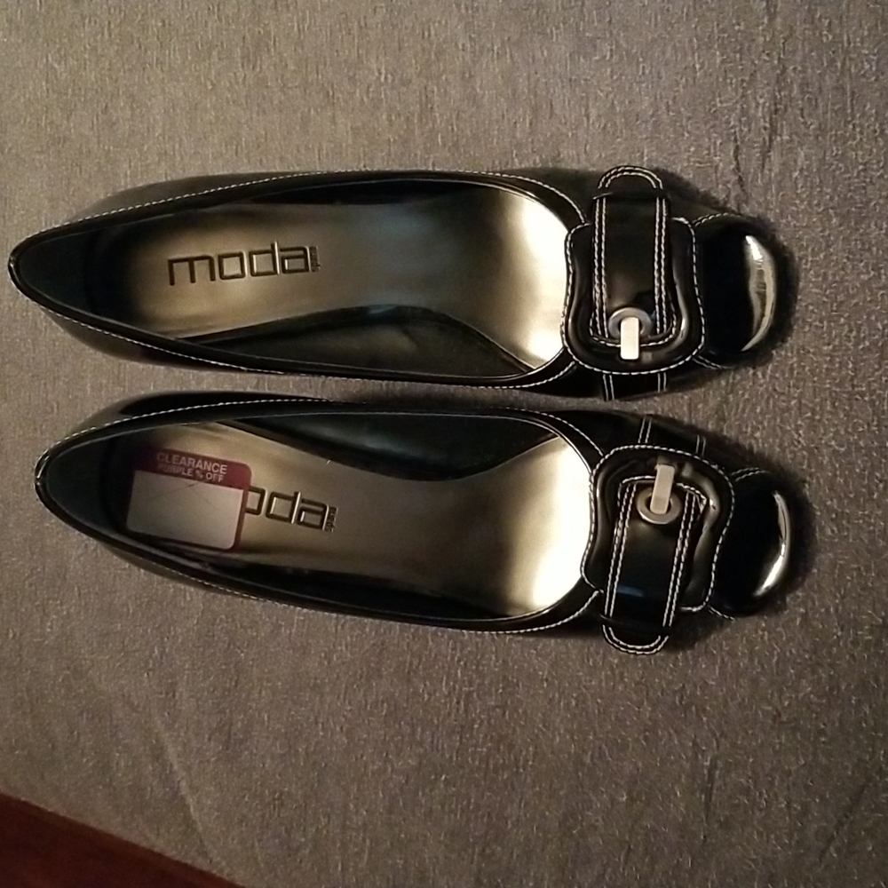 Brand new tags still inside. Women's Moda Spana black peep toe heel size 9 1/2